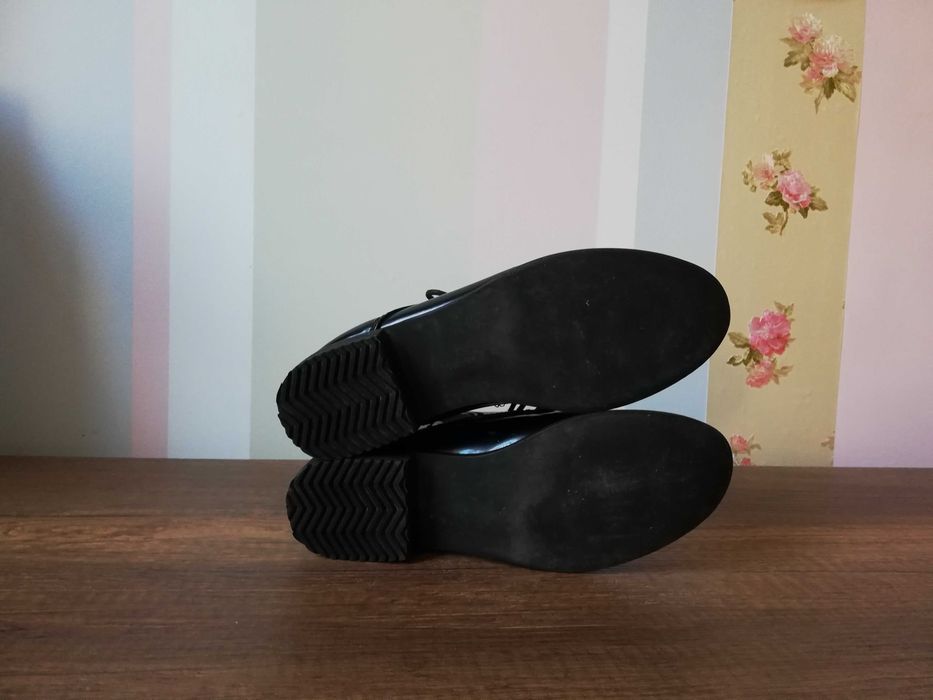 Дамски лачени обувки  ПАОЛО БОТИЧЕЛИ, нисък ток, шита подметка