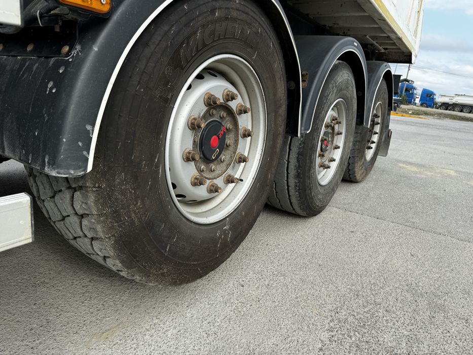 Semiremorca Wielton 33,5 MC