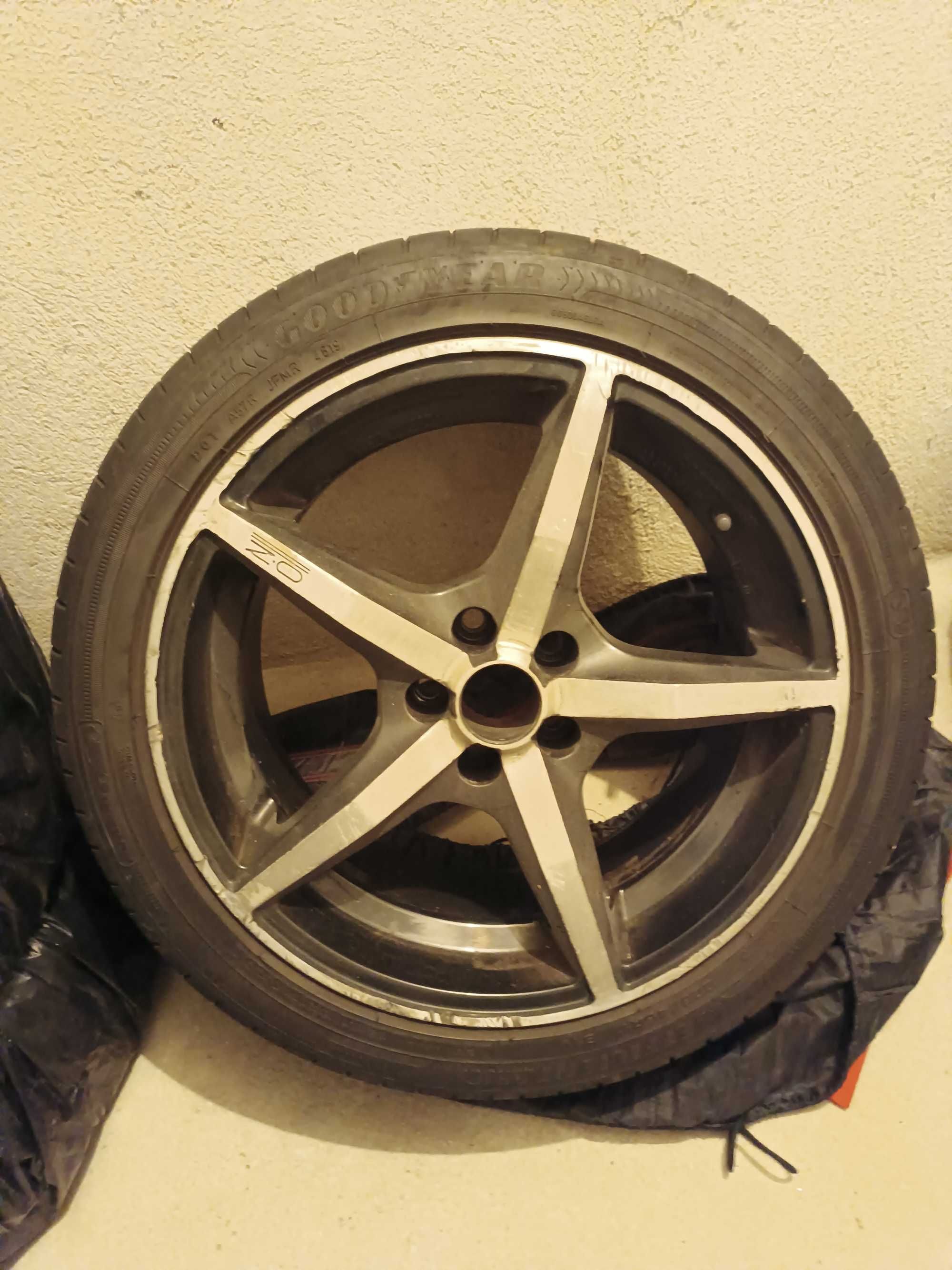 Джанти OZ Canova Black 17" с гуми 225/45/17 GOODYEAR EFFIGRIP