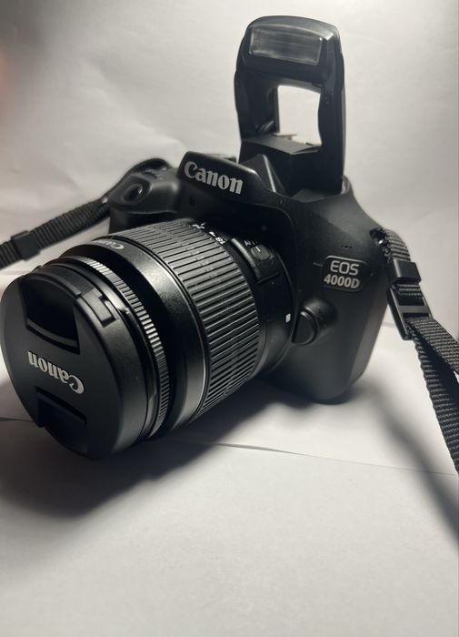 Aparat foto Canon 4000D