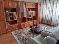 Proprietar vand apartament 3 camere, 2 bai, bucatarie.