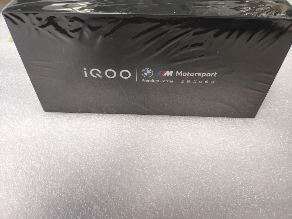 Перфектен чисто нов Vivo IQOO 12 Pro  16/1024GB