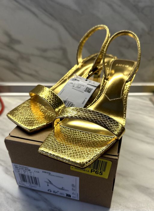 Обувки и сандали на ток Манго и Бершка