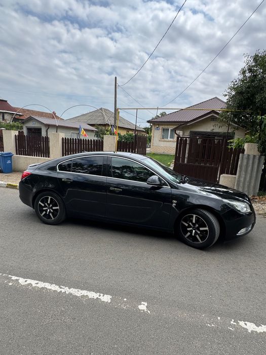Vind auto Opel Insignia