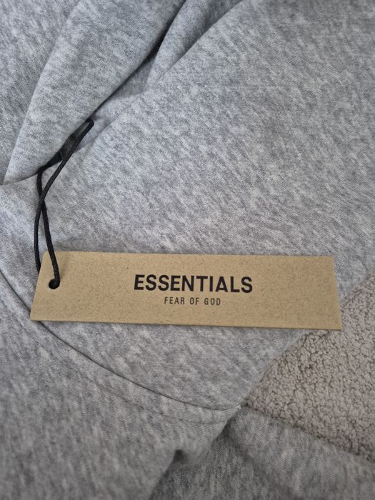 Essentials сив екип