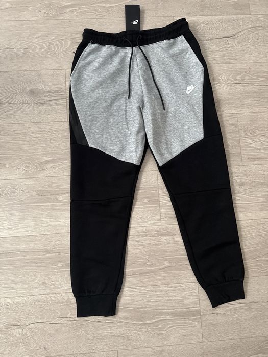Nike tech fleece долнише ново с етикет
