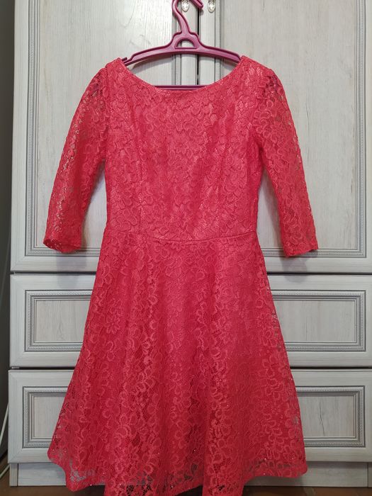 Платье. Размер: 44. Состояние отличное.