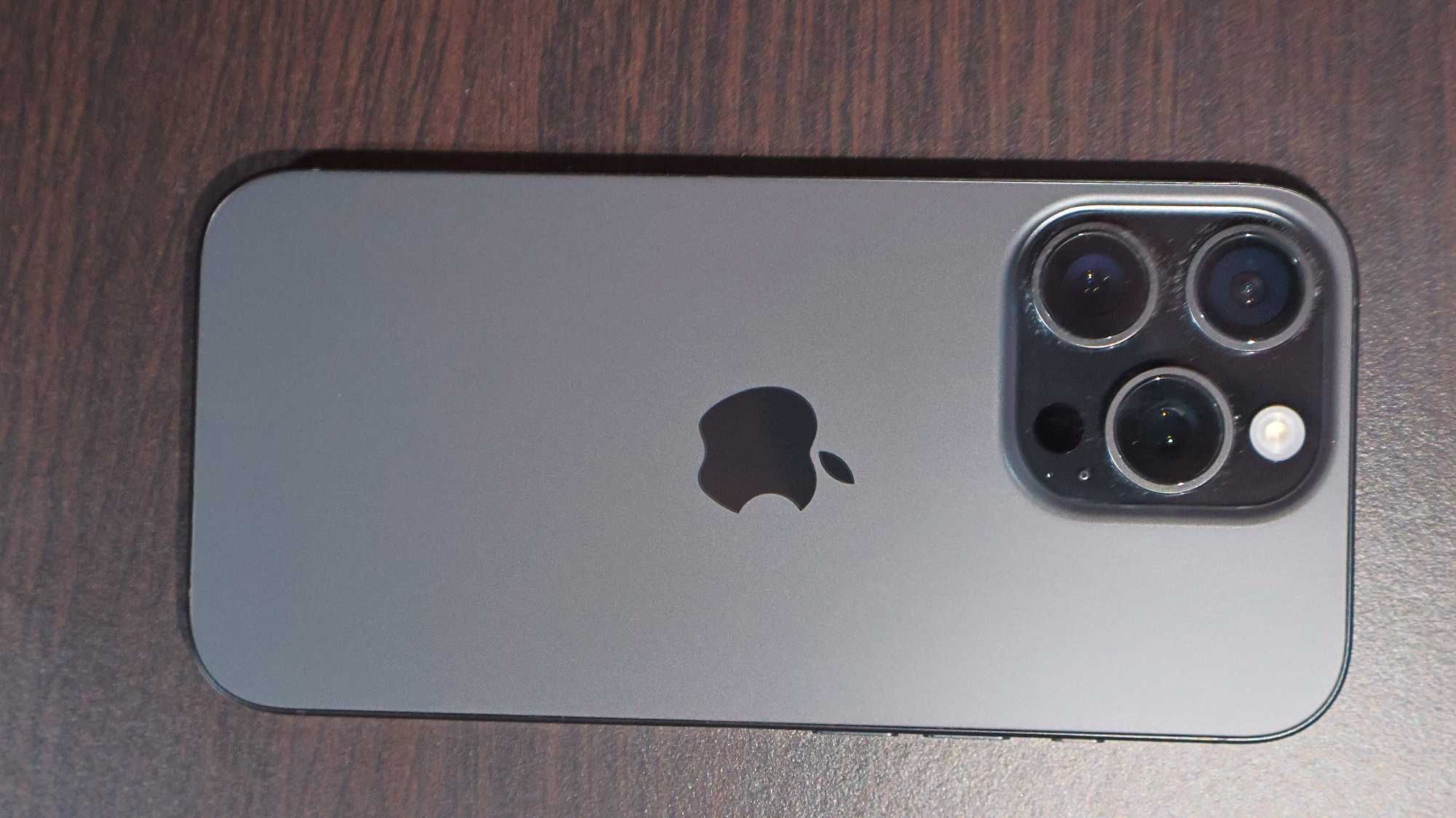 Vand iPhone 16 pro de 256GB, impecabil, achizitionat in luna februarie