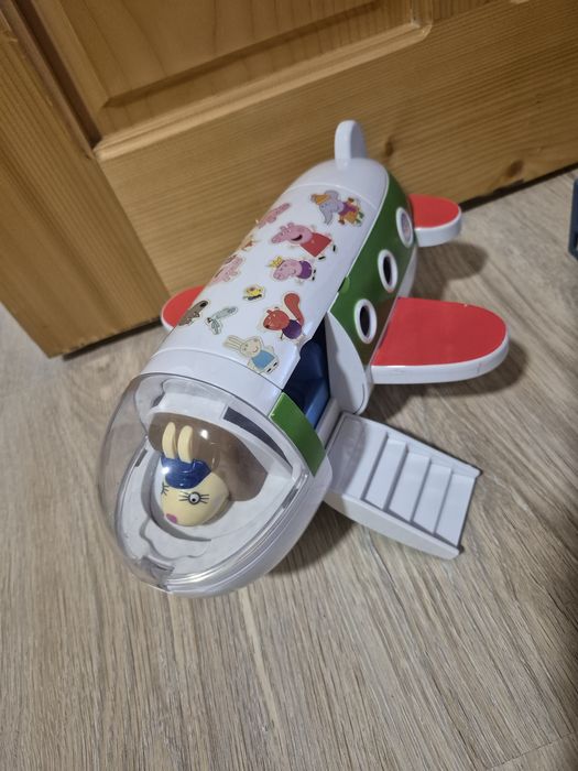 Jucării din patrula catelusilor și Peppa pig