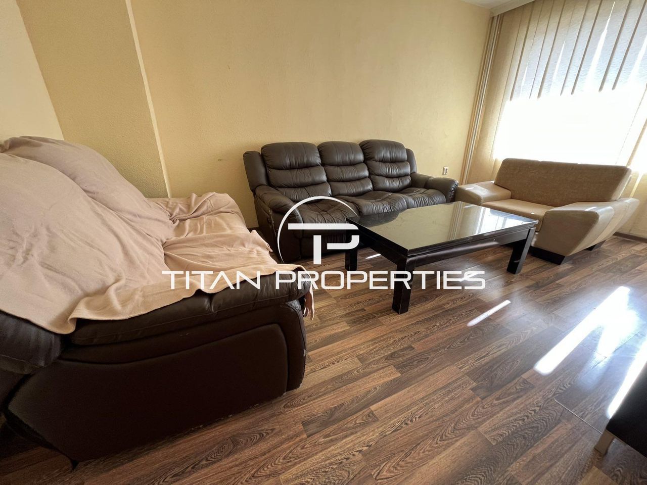 Дава се под наем Тристаен апартамент в Варна, Кайсиева градина - 90 кв.м за 325 € - Снимка #1