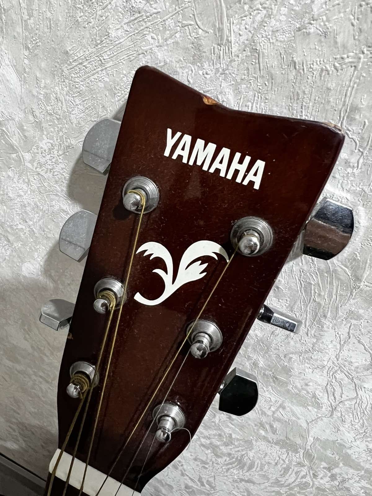 Акустична китара Yamaha f 330