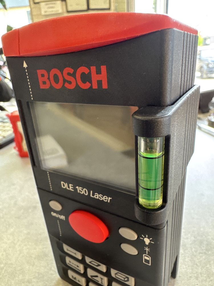 Лазерна ролетка Bosch DLE 150 Laser Б-105160 ПЕРФЕКТНА