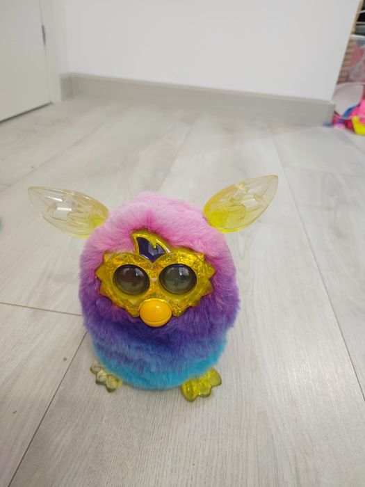 2 jucării Furby BOOM! si Crystal (2013)