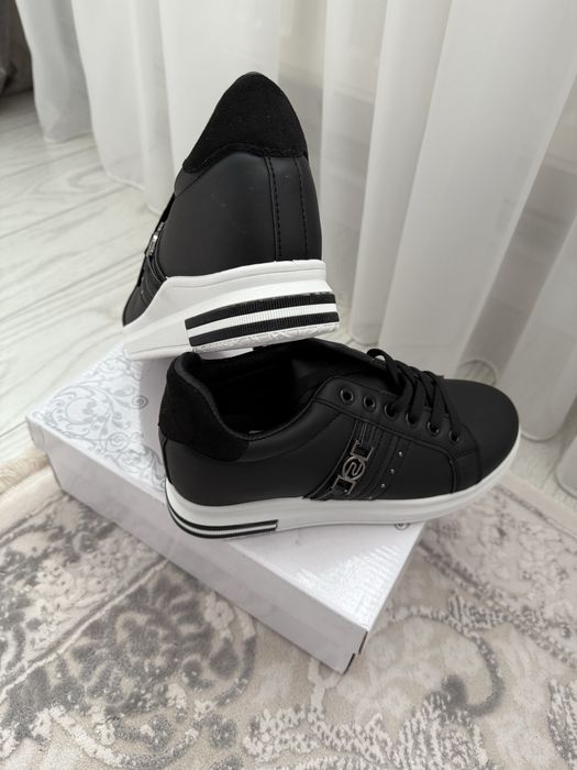 Adidasi dama,marimea 39