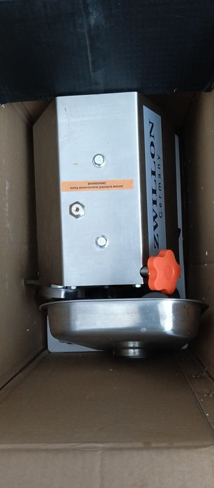 Мясорубка совершенно новая