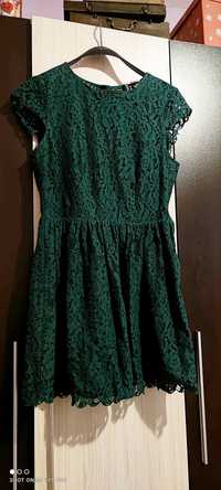 Зелена дантелена рокля