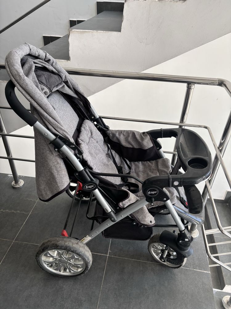 Продам коляску б/у, собирается быстро подходит до 4-5 лет