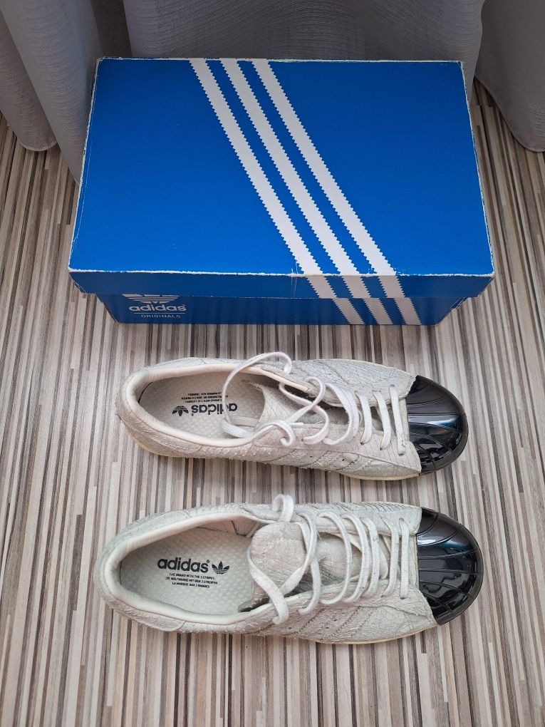 Adidași piele Adidas Superstar mărime 38 (uk5)