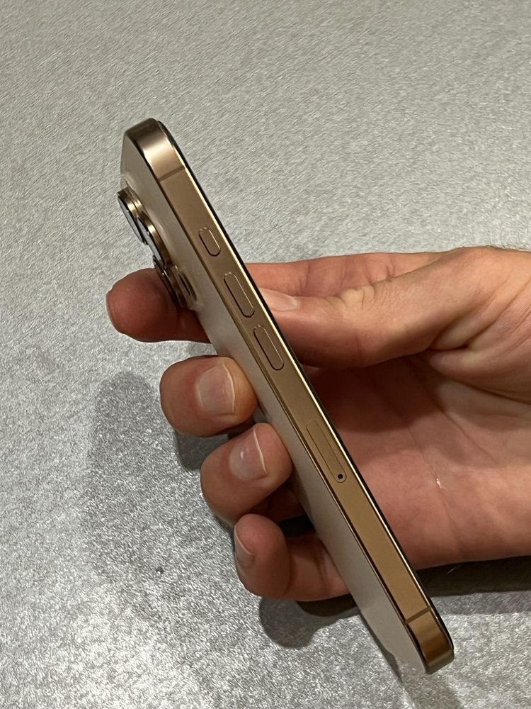 iPhone 16 pro с 128 GB памет