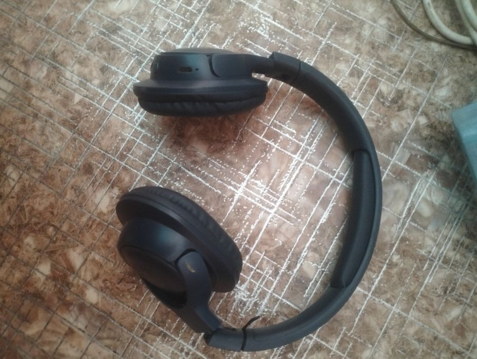 Сәлеметсізбе мына наушник құлағы үзіліп қалған өздерінііз жөндетіп