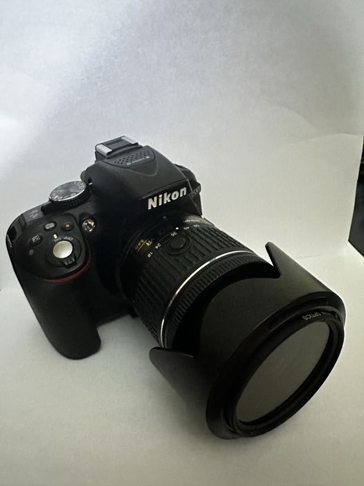 Aparat foto Nikon D5300 cu obiectiv 18-55