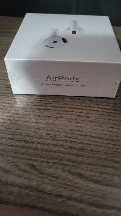 Casti Apple airpods 4 active noise cancelation si garantie activa