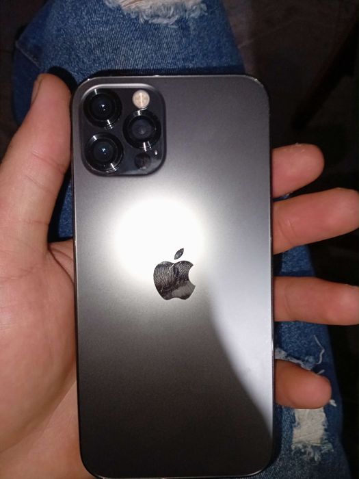 Vand iphone 12 pro 1100 lei