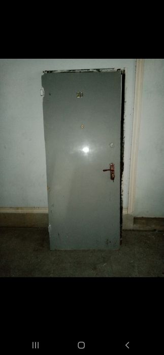 Eshik sotiladi ramkasi bilan