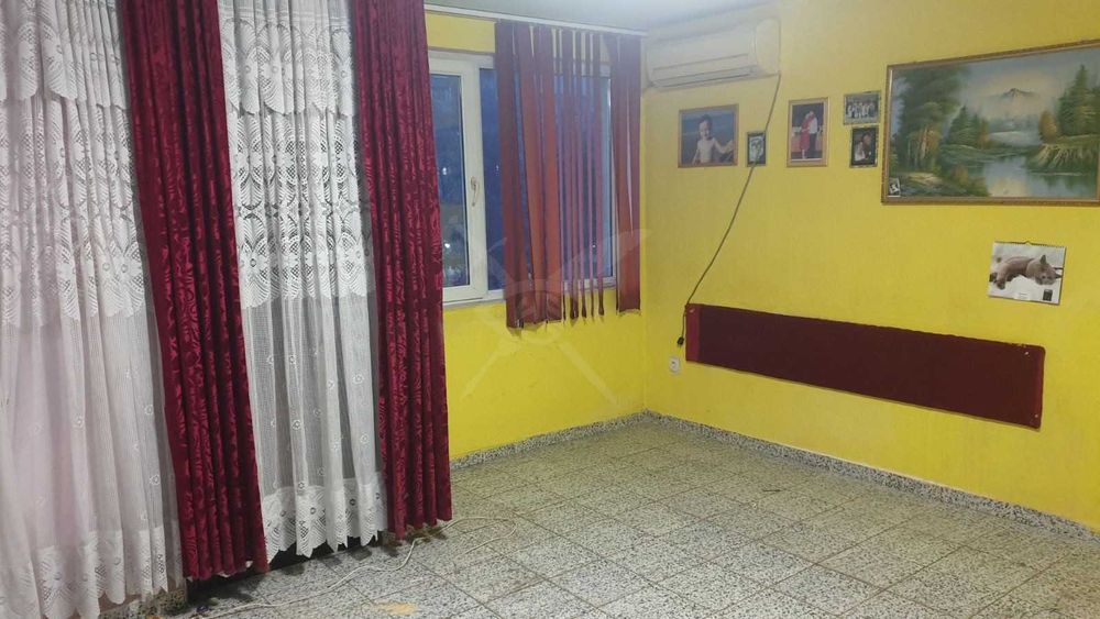 Продава се Тристаен апартамент в Бургас, Възраждане - 90 кв.м за 1167 €/кв.м - Снимка #1