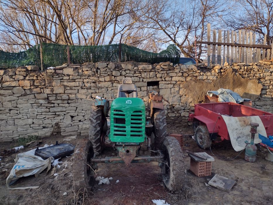 Продавам   Трактор ДТ20