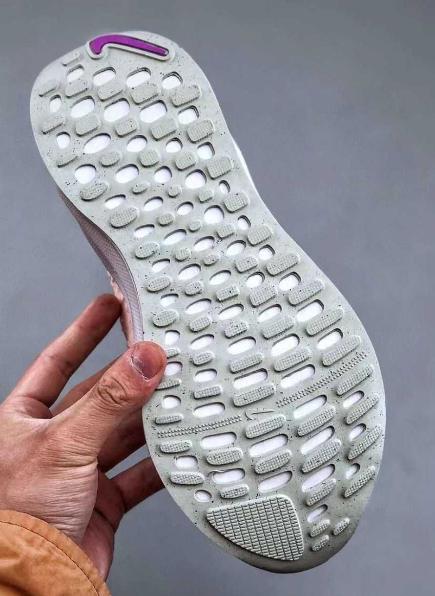 Нови дамски маратонки за бягане Nike React x Infinity Run 4