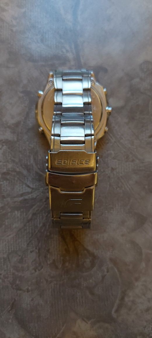 Часовник Casio EDIFACE