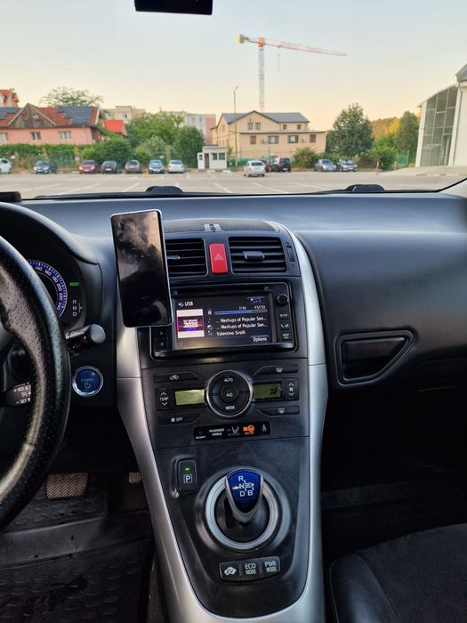 Toyota auris hybrid 1.8 2012 + GPL