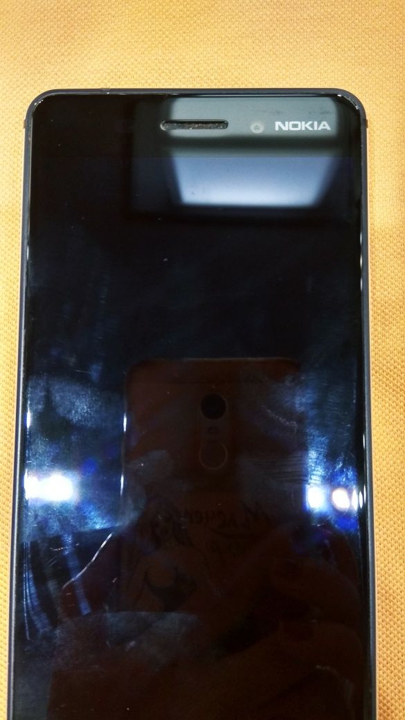 Nokia TA-1033 , запазена визия но спря да работи.