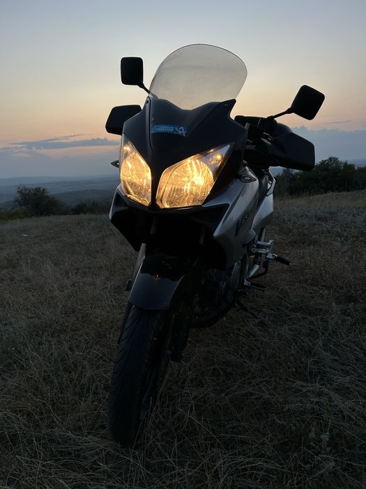 Motocicleta Suzuki V-Strom DL1000