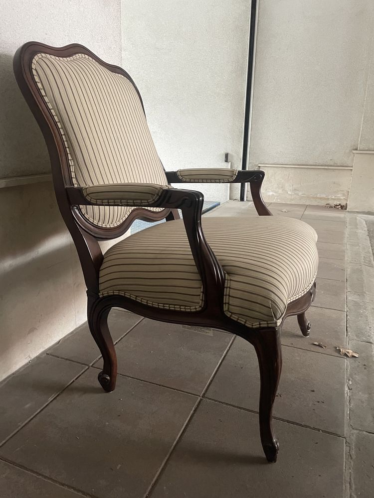 Кресла Drexel Heritage във френски провинциален стил Луи XV