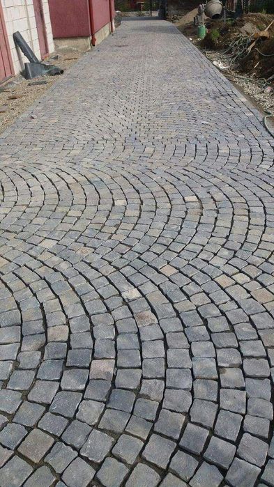 Piatră cubică nouă.