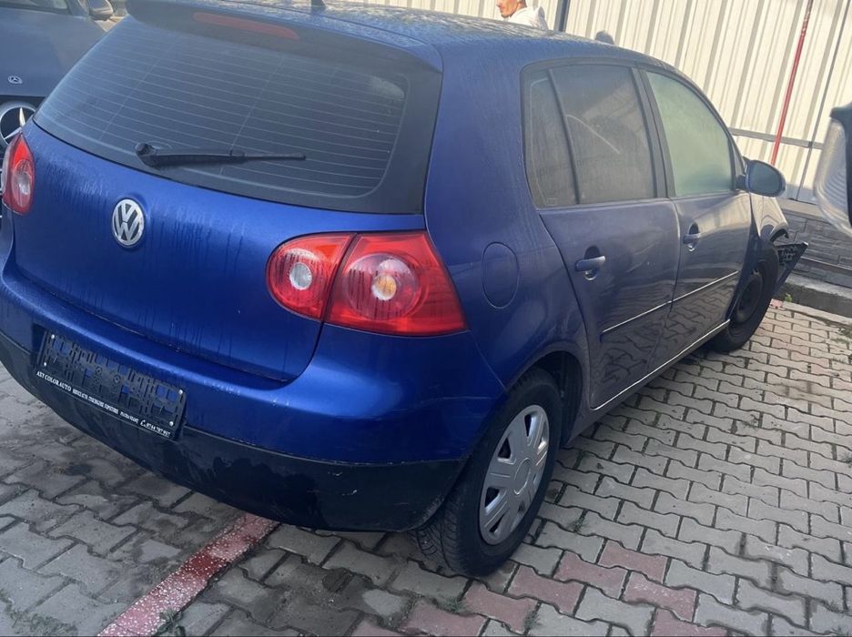 Dezmembrez Golf 5 2006