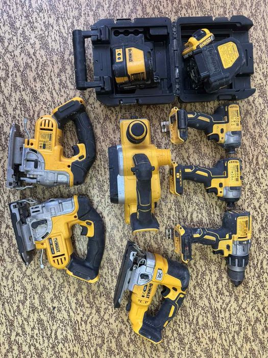 Машини на DeWalt