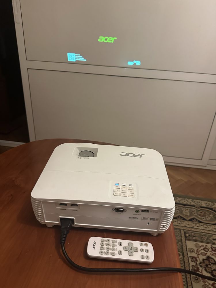 Проектор 4k 3d acer ейсър H6815BD projector