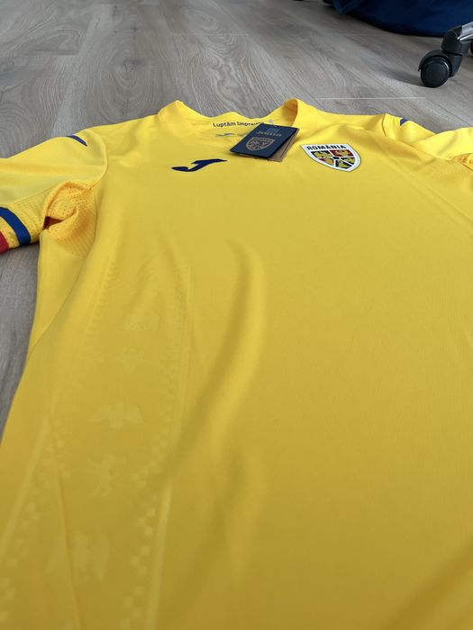 Tricou de fotbal nationala de fotbal a Romaniei marime M cu eticheta