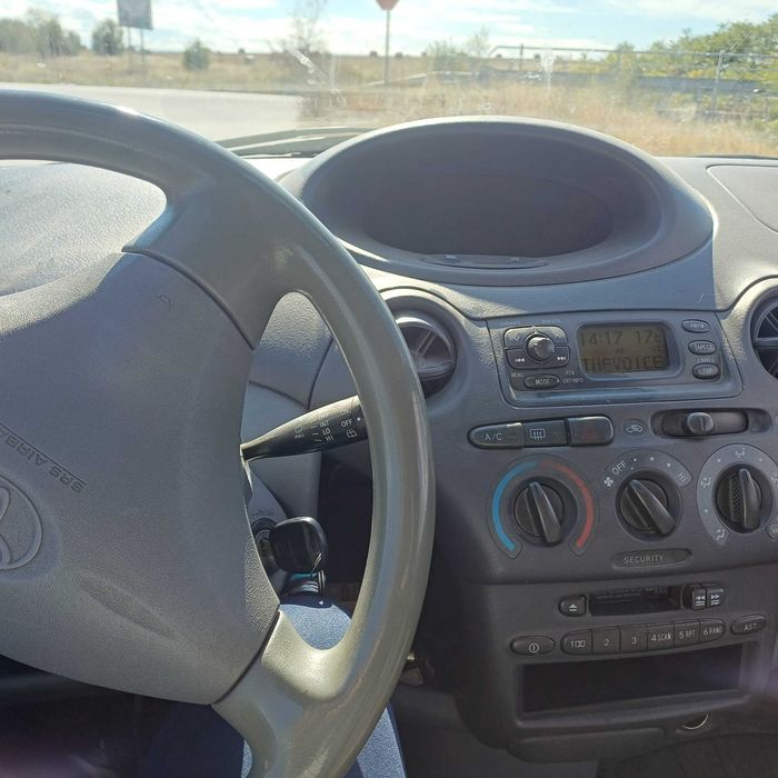 Toyota Yaris 2001