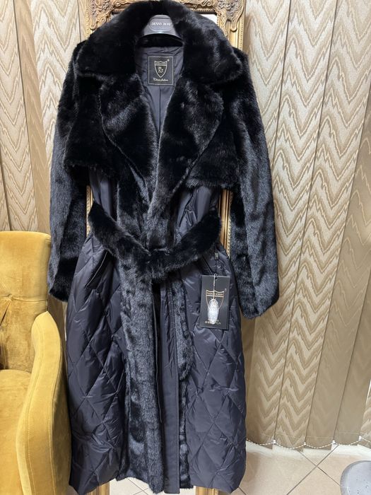 Палто естествен пълнеж сваляща качулка