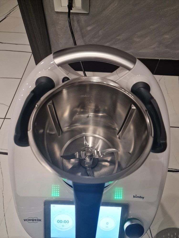 Vand thermomix tm6 cu garantie in cutie