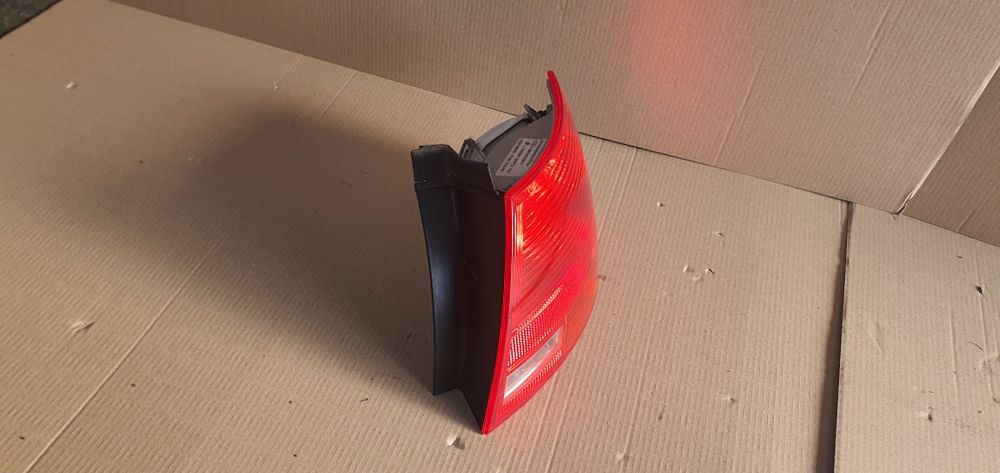 Stop tripla dreapta audi a4 b7 avant break