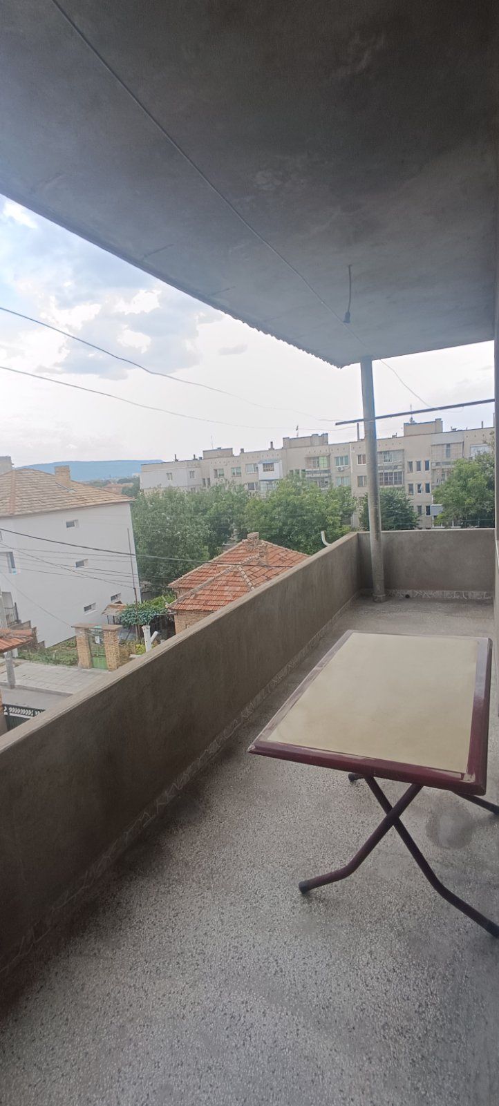 Етаж от Къща 100кв/м с двор