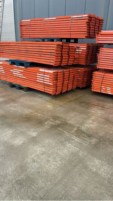 Rafturi metalice in stoc