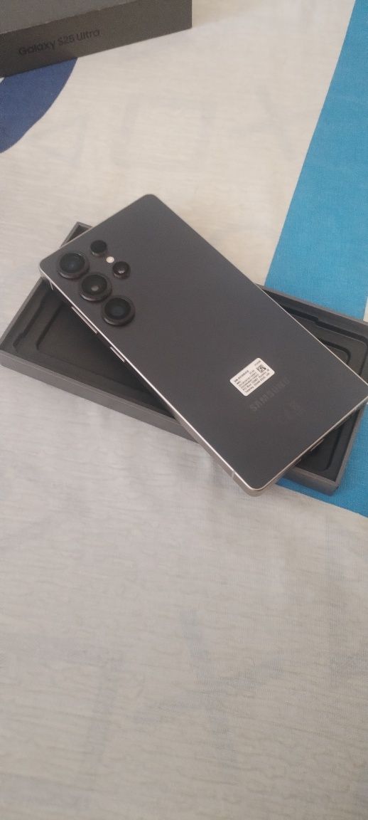 Samsung S25 ultra impecabil