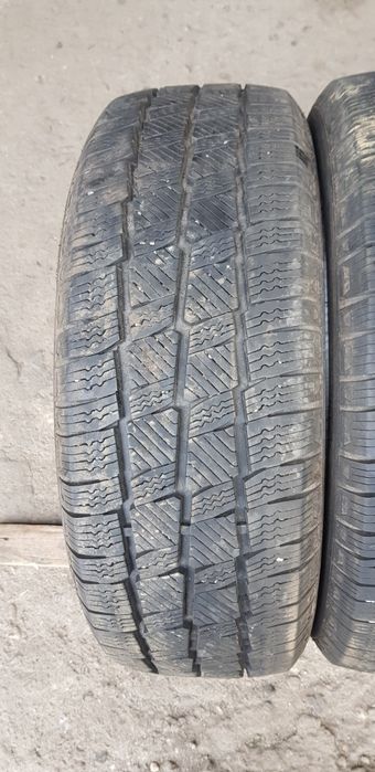 БУСОВИ ЗИМНИ-2023г.-16цола-215/60-1бр.-95лв."-като нови