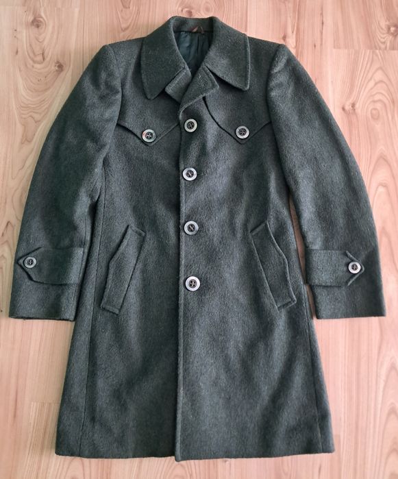 Дамско палто в маслено зелено